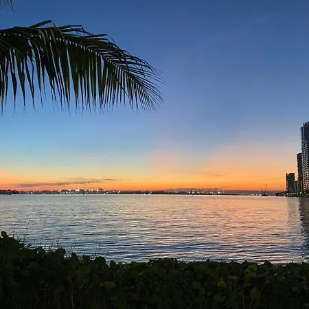 Apartamento Frente A La Playa P 25 Vista De Ensueno * Cartagena